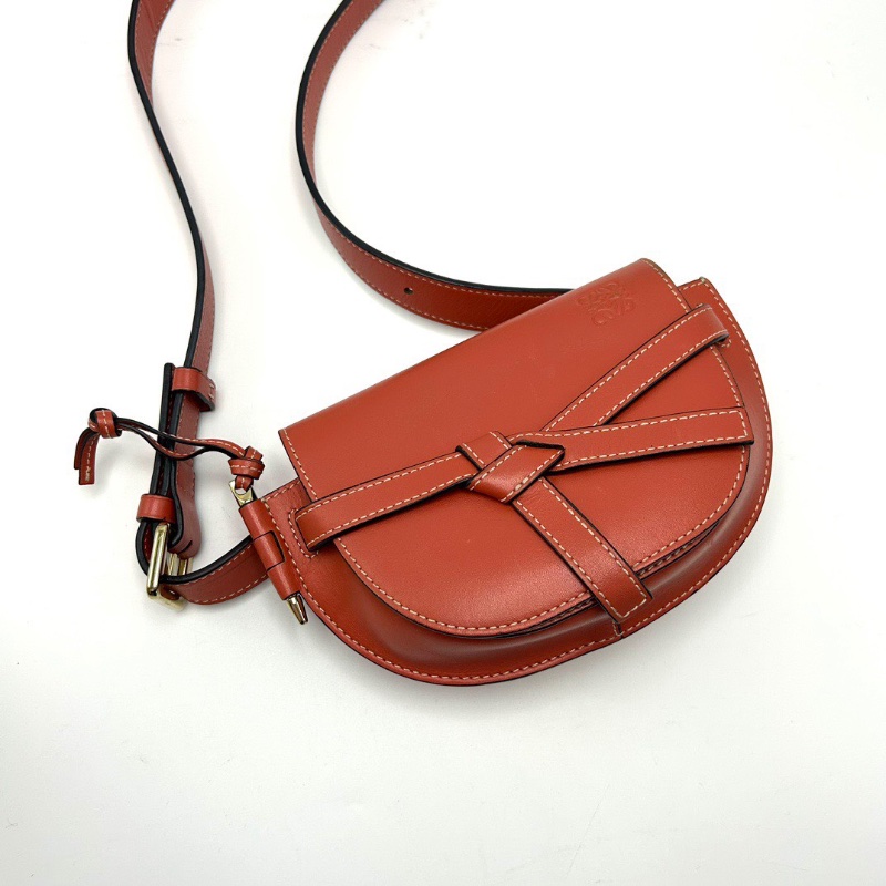 LOEWE gate馬鞍肩背斜背包21*13*9 98新配件塵袋-3