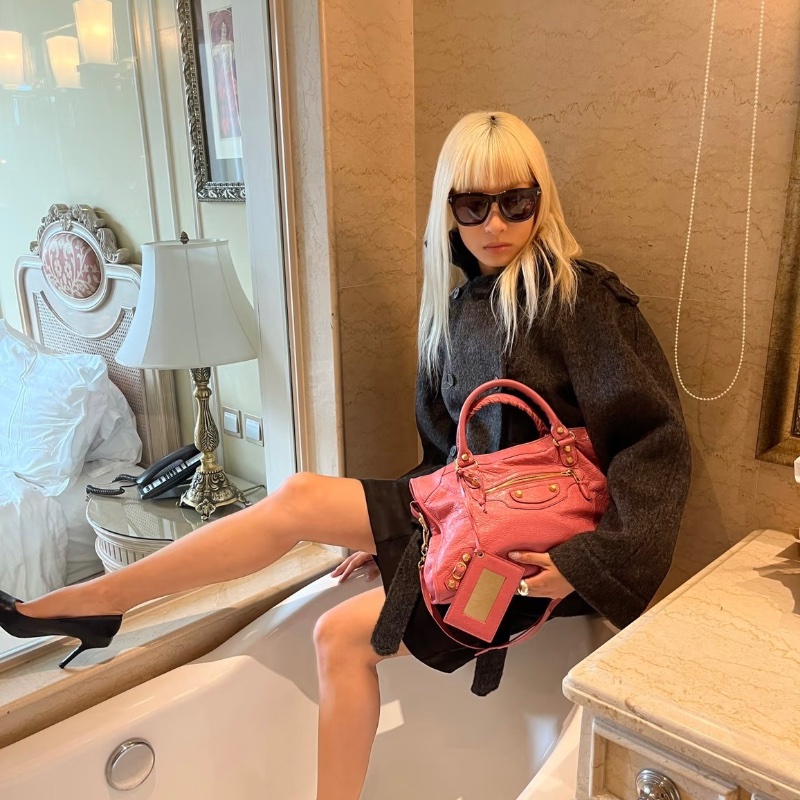 BALENCIAGA 粉金中號手提肩背機車包 38*24*13.5 98新配件塵袋鏡子-0