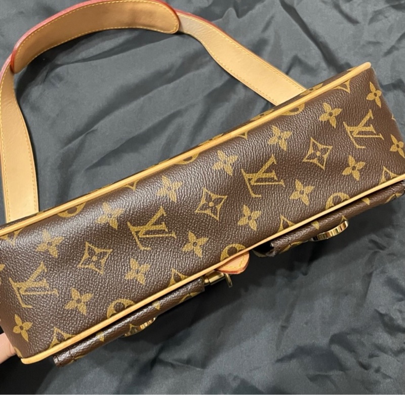 LV 肩背包～ 9成新，高雅好看-12