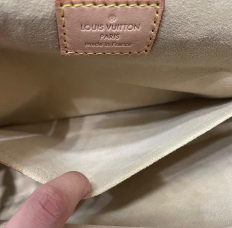 LV 肩背包～ 9成新，高雅好看-27