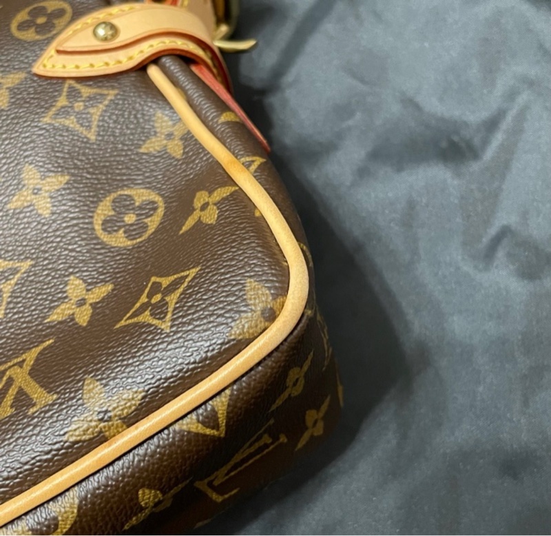 LV 肩背包～ 9成新，高雅好看-19