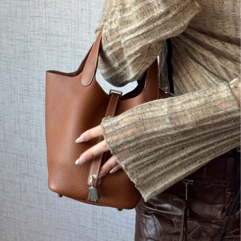 養馬入門首選🐎99新😍Hermes金棕銀扣Picotin18菜籃子包手提包-7