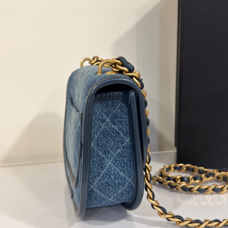 #專櫃2️⃣0️⃣多萬 #近新閒置 香奈兒牛仔藍郵差包 芯片款-9