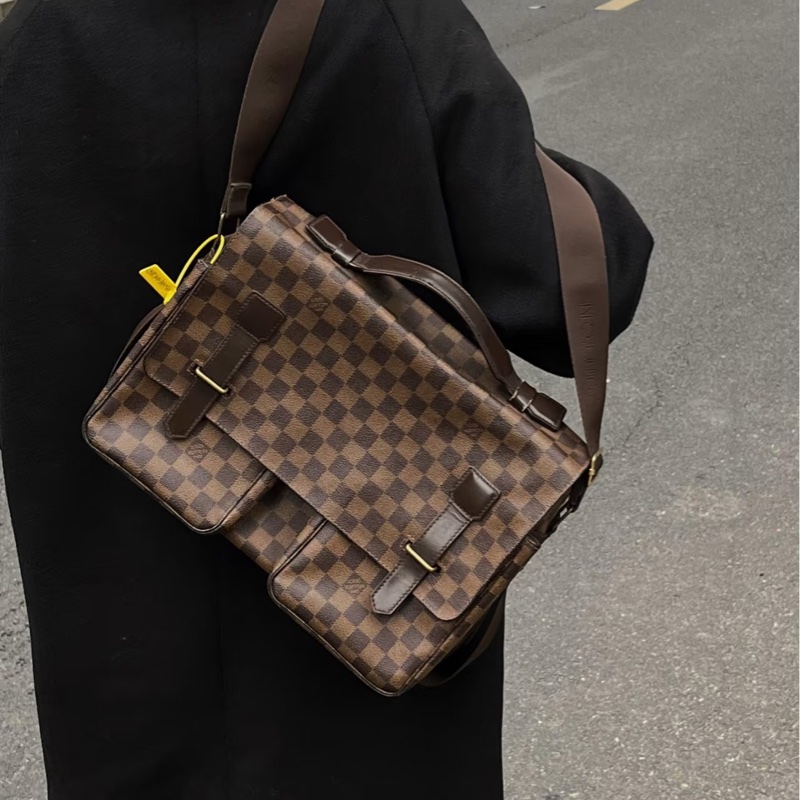 帥得太超過😎限時優惠價😍LV棋盤格Damier咖啡格紋公事包手提肩背包斜挎包-1