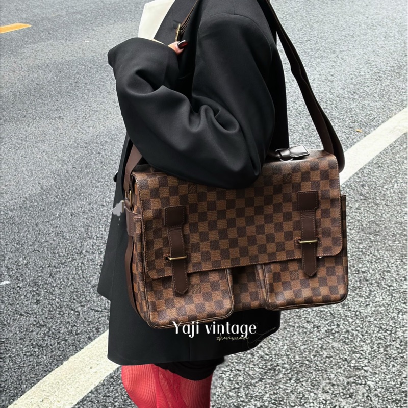 帥得太超過😎限時優惠價😍LV棋盤格Damier咖啡格紋公事包手提肩背包斜挎包-6