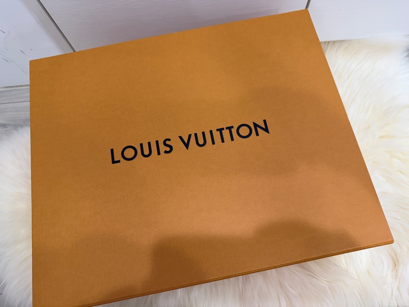 （LV) ❤️降價好物 ❤️誠心可談大灣月包 95新 容量很大還送個小包❤️-27