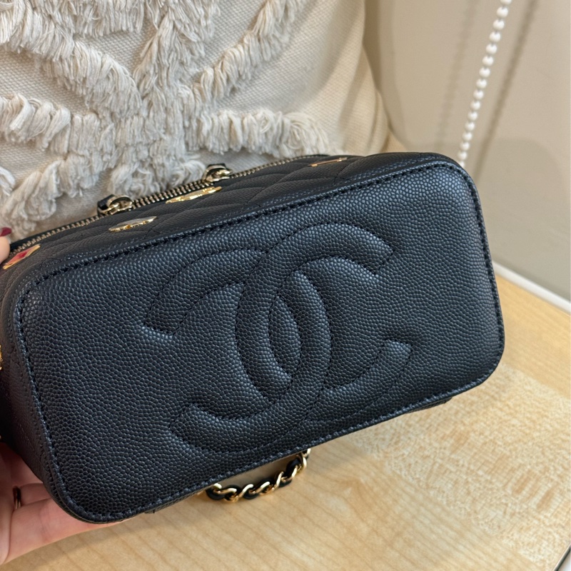 CHANEL 23c 撲克愛心長盒子-12