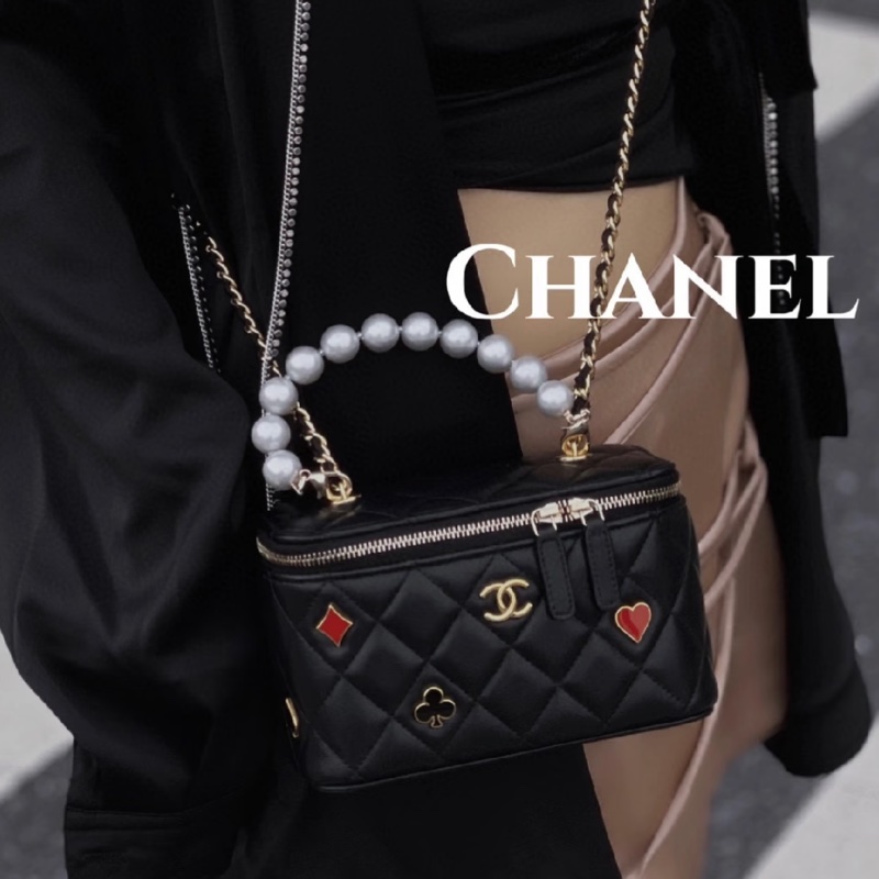 CHANEL 23c 撲克愛心長盒子-25