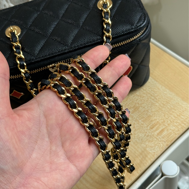 CHANEL 23c 撲克愛心長盒子-18