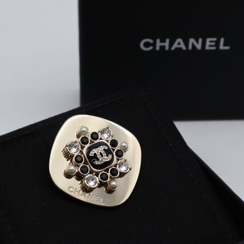 CHANEL 23K菱形典藏胸針