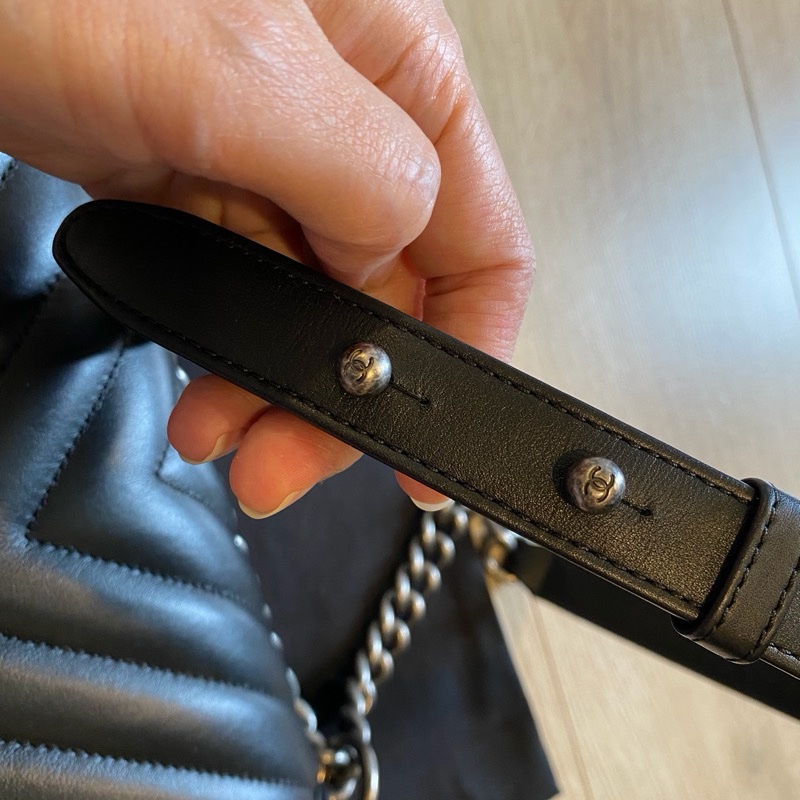 Chanel Boy25 黑色復古銀鍊山形紋 光滑牛皮-10