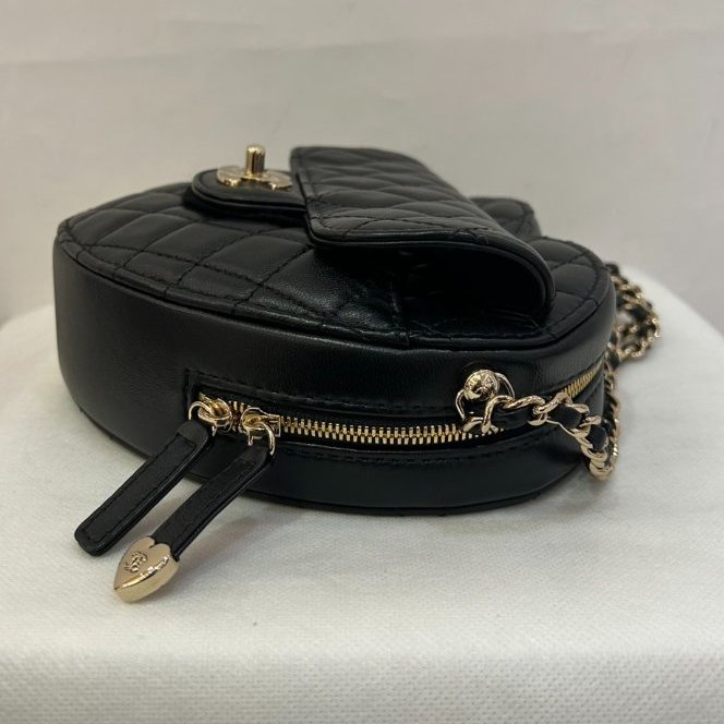 CHANEL黑金羊皮愛心包-1