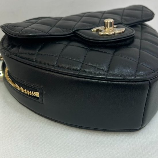 CHANEL黑金羊皮愛心包-7