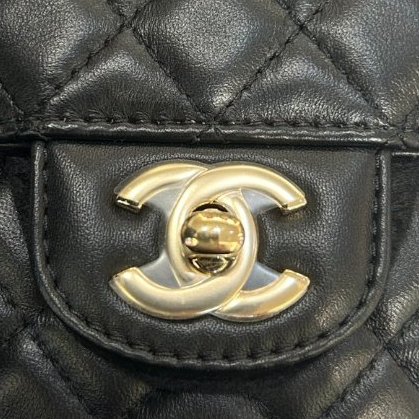 CHANEL黑金羊皮愛心包-8