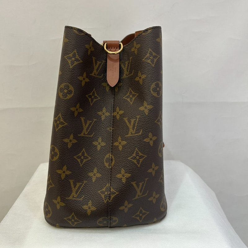 LV-Louis Vuitton咖背帶NEONOE MM水桶包-1