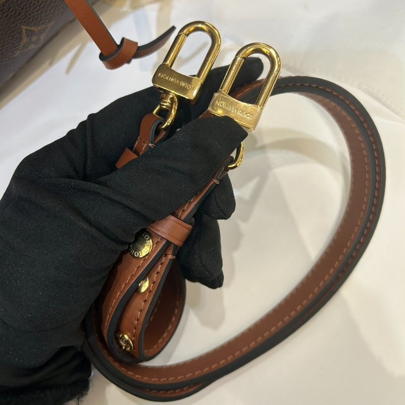 LV-Louis Vuitton咖背帶NEONOE MM水桶包-7