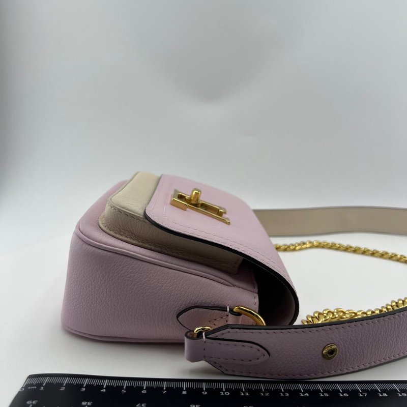 路易威登 Lockme Tender 粉紫色粒面牛皮斜背包-3