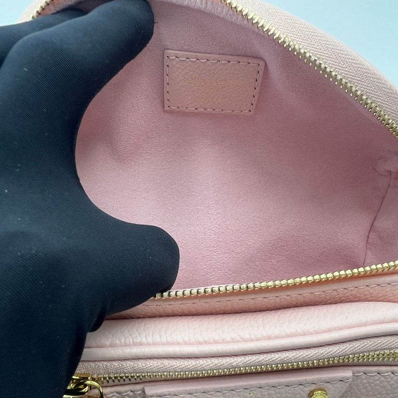 路易威登 Mini Bumbag 粉色粒面牛皮腰包／斜背包-1