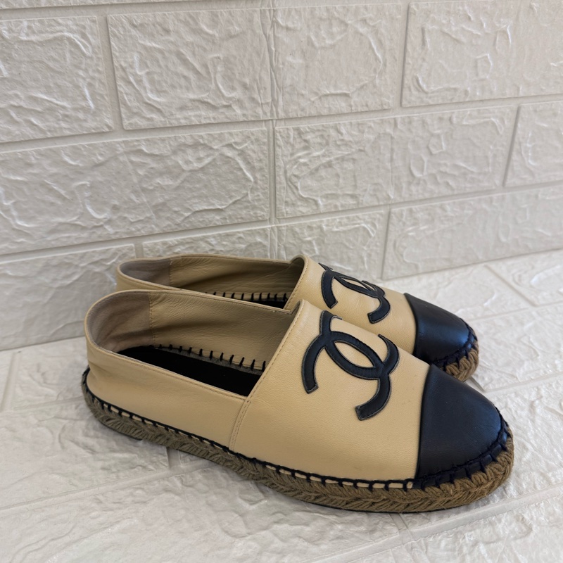 Chanel奶茶皮革黑雙C娃娃鞋 37號-2