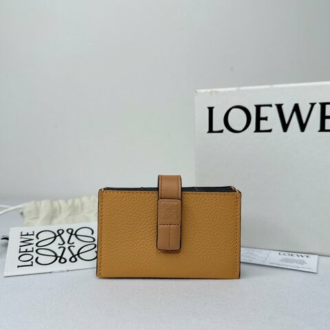 LOEWE 風琴式卡片收納包