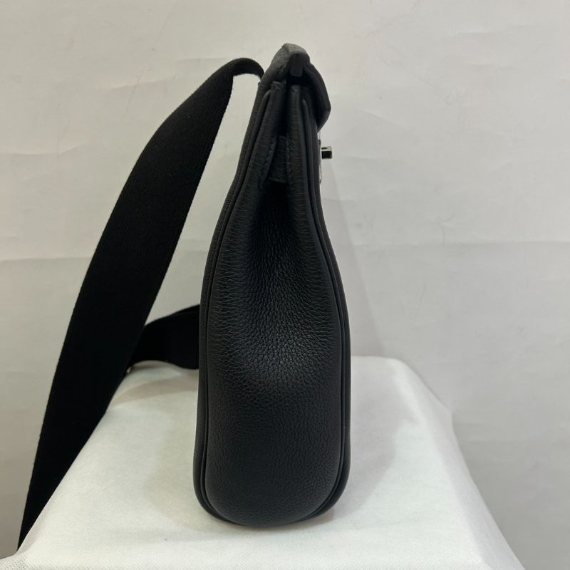 黑色Togo牛皮銀釦HAC A DOS PM胸包-1