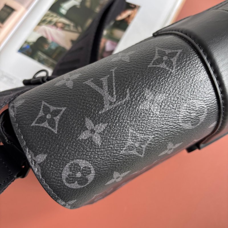 ::LOUIS VUITTON:: LV M46794 S-Cape 郵差包經典黑花紋掀蓋磁吸釦斜背包-15