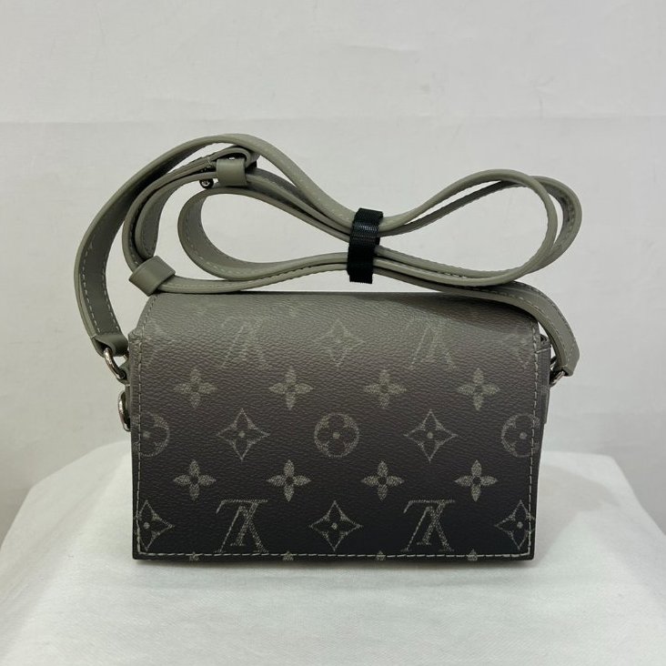 LV卡其色漸層PVC銀釦STEAMER-2