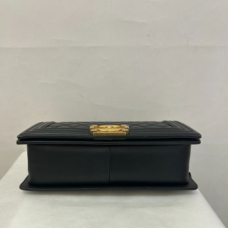 CHANEL 黑牛皮金釦BOY 25-2