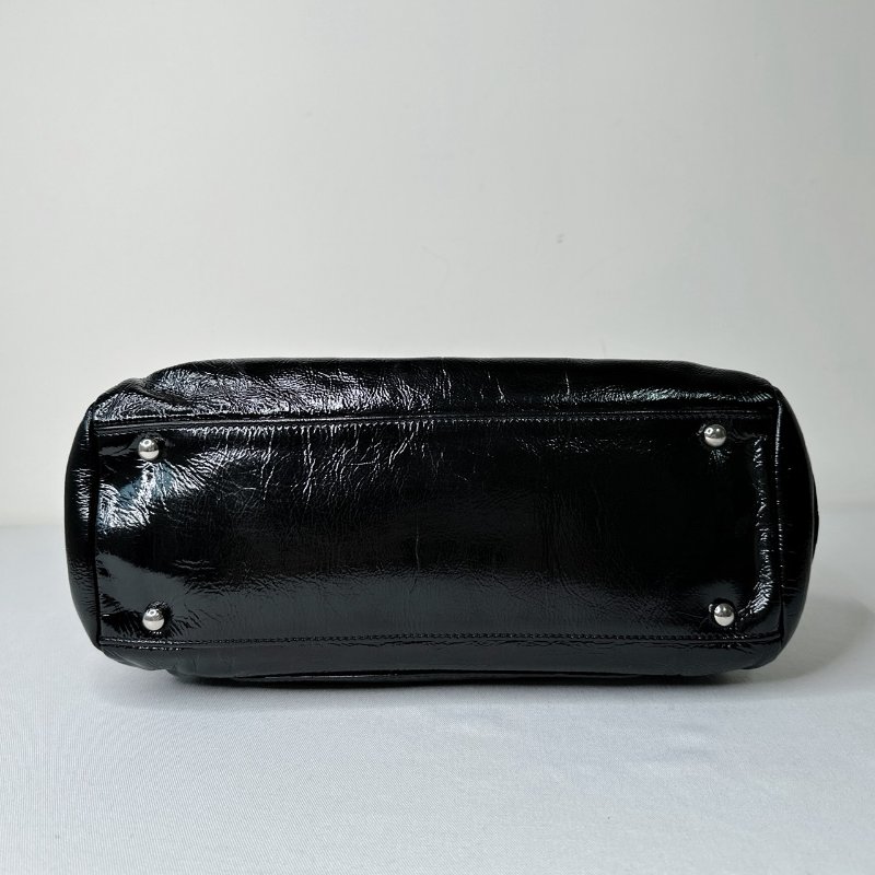 CHANEL 黑色漆皮鏈帶單肩包-11