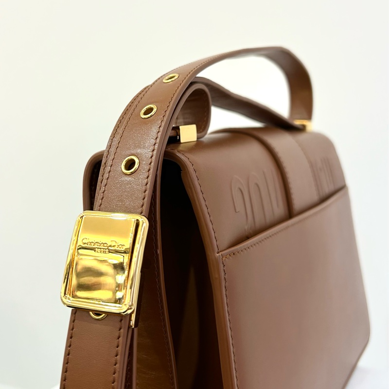 Dior  焦糖色Montaigne 30-10