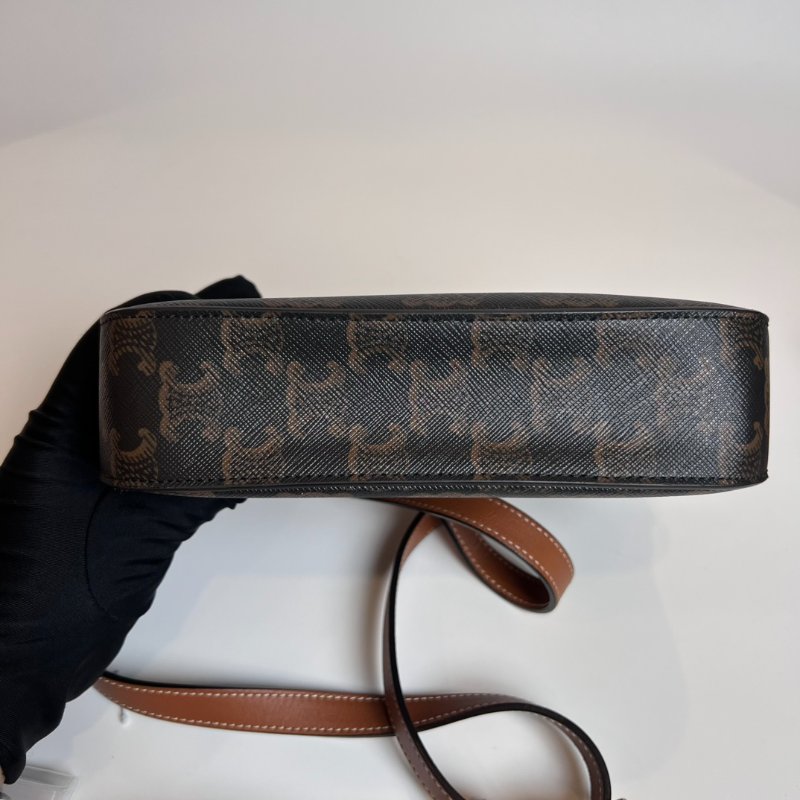 CELINE 凱旋門LOGO貝殼包-4