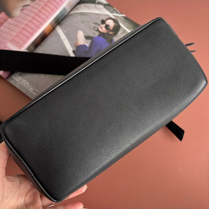 小款 ::LOEWE:: Small Puzzle Edge Bag in Classic Calfskin 黑色皮革寬織帶斜背包 手提包 新款-3