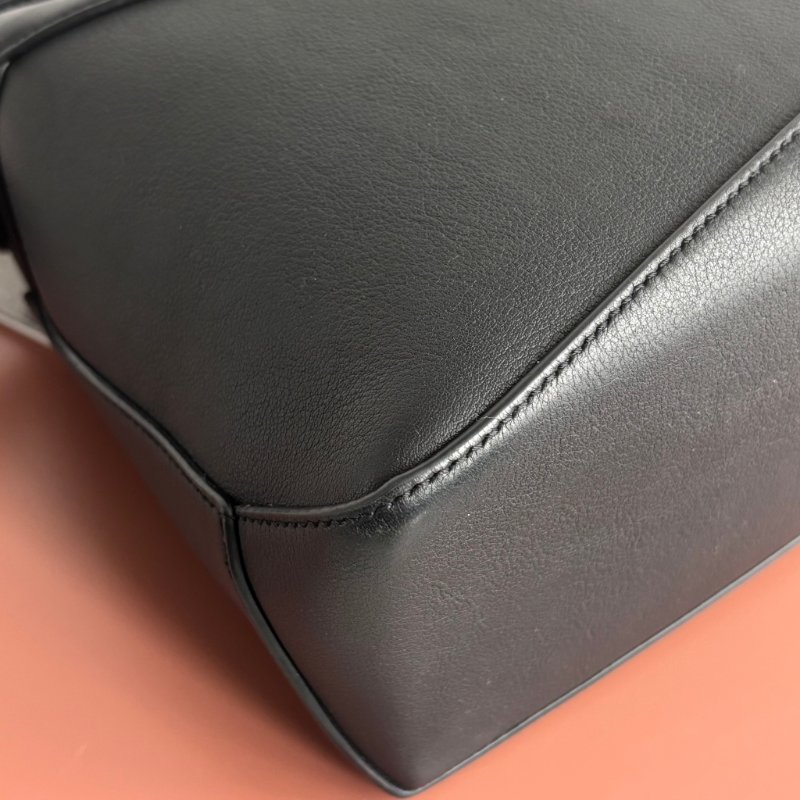 小款 ::LOEWE:: Small Puzzle Edge Bag in Classic Calfskin 黑色皮革寬織帶斜背包 手提包 新款-7