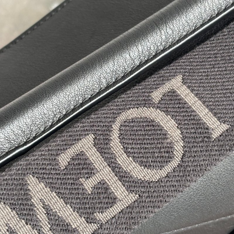 小款 ::LOEWE:: Small Puzzle Edge Bag in Classic Calfskin 黑色皮革寬織帶斜背包 手提包 新款-18