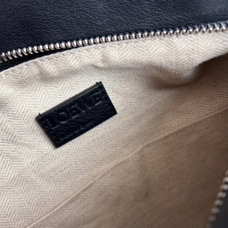 小款 ::LOEWE:: Small Puzzle Edge Bag in Classic Calfskin 黑色皮革寬織帶斜背包 手提包 新款-29