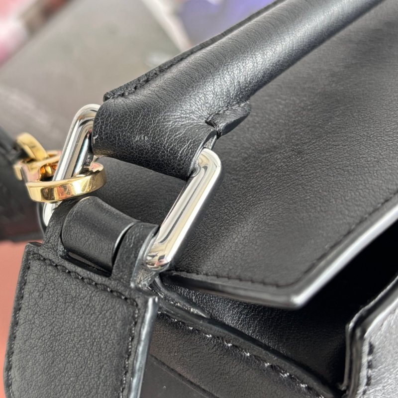 小款 ::LOEWE:: Small Puzzle Edge Bag in Classic Calfskin 黑色皮革寬織帶斜背包 手提包 新款-33