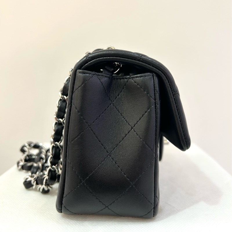 Chanel 黑羊皮銀鍊 CF10-2