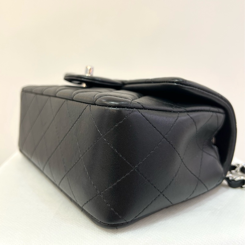 Chanel 黑羊皮銀鍊 CF10-4