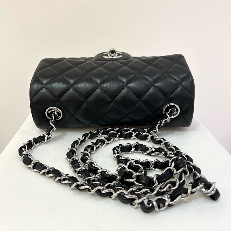 Chanel 黑羊皮銀鍊 CF10-6