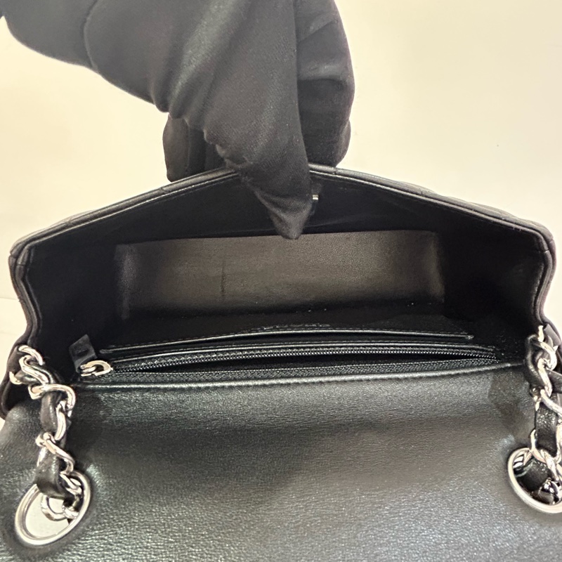 Chanel 黑羊皮銀鍊 CF10-10