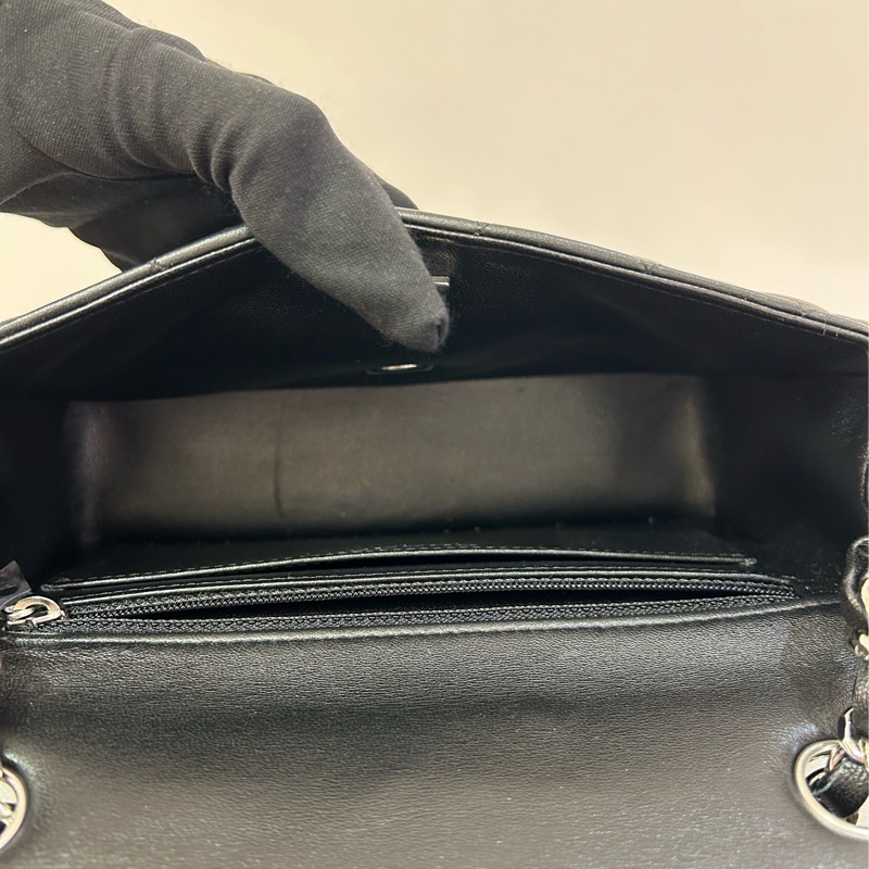 Chanel 黑羊皮銀鍊 CF10-11