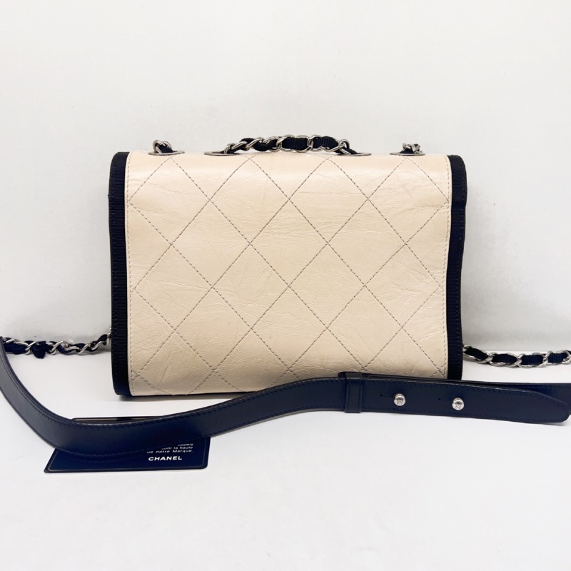 【Chanel香奈兒 象牙白拼黑鏈條包，25開  尺寸24×17×7cm-1