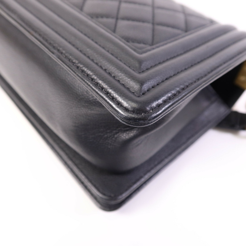 CHANEL 牛皮皮革Boy 25金扣鏈帶肩背袋-12