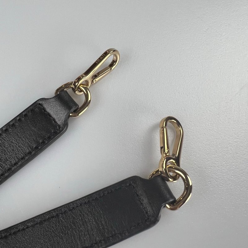 LOEWE 062444 黑蛇皮PEBBLE BUCKET MINI包-9