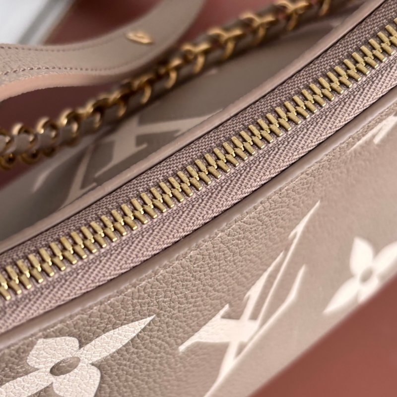 ::LOUIS VUITTON:: LV M13224 Boulogne PM 斑鳩灰 / 奶油色 雙色 Monogram Empreinte皮革 腋下包 肩背包 斜背包 半月包-13