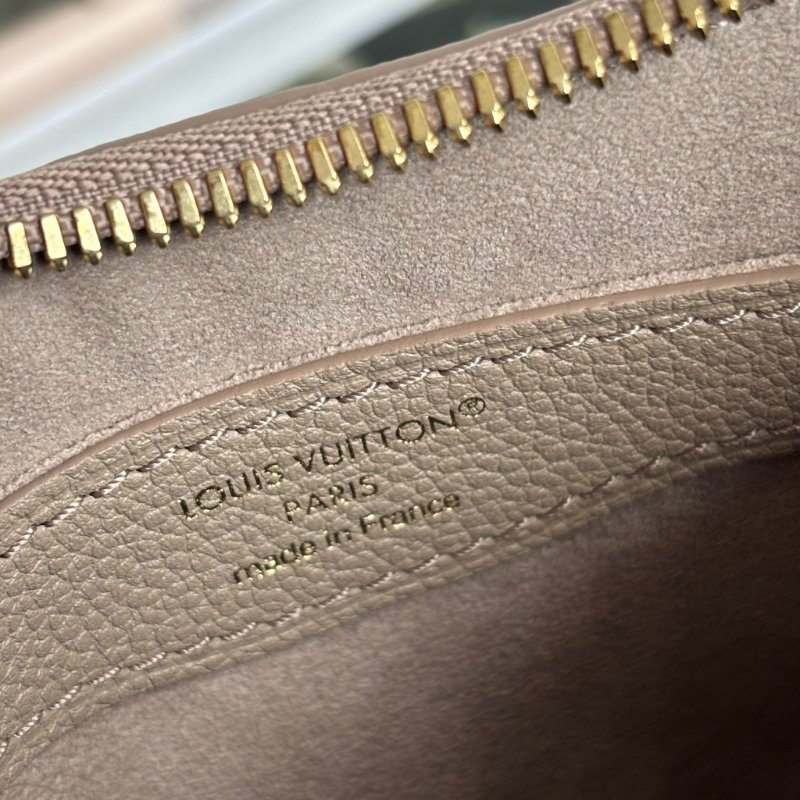 ::LOUIS VUITTON:: LV M13224 Boulogne PM 斑鳩灰 / 奶油色 雙色 Monogram Empreinte皮革 腋下包 肩背包 斜背包 半月包-24