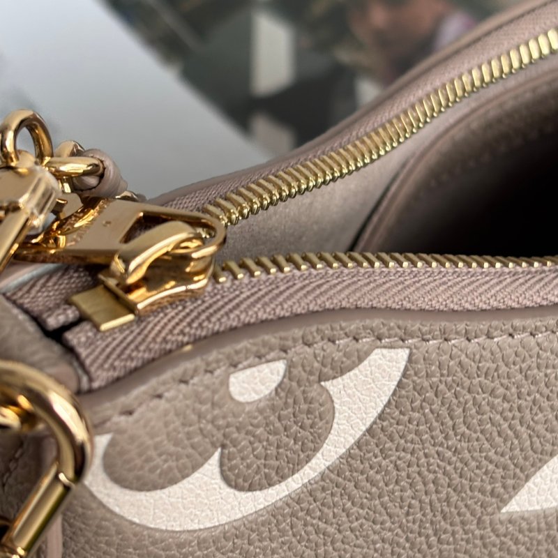 ::LOUIS VUITTON:: LV M13224 Boulogne PM 斑鳩灰 / 奶油色 雙色 Monogram Empreinte皮革 腋下包 肩背包 斜背包 半月包-26