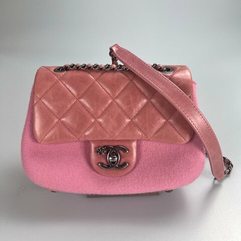 CHANEL 肩背包拚色山茶花毛尼粉 21開