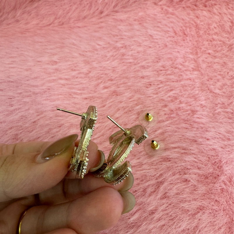 Chanel三色亮鑽大雙C耳環-7