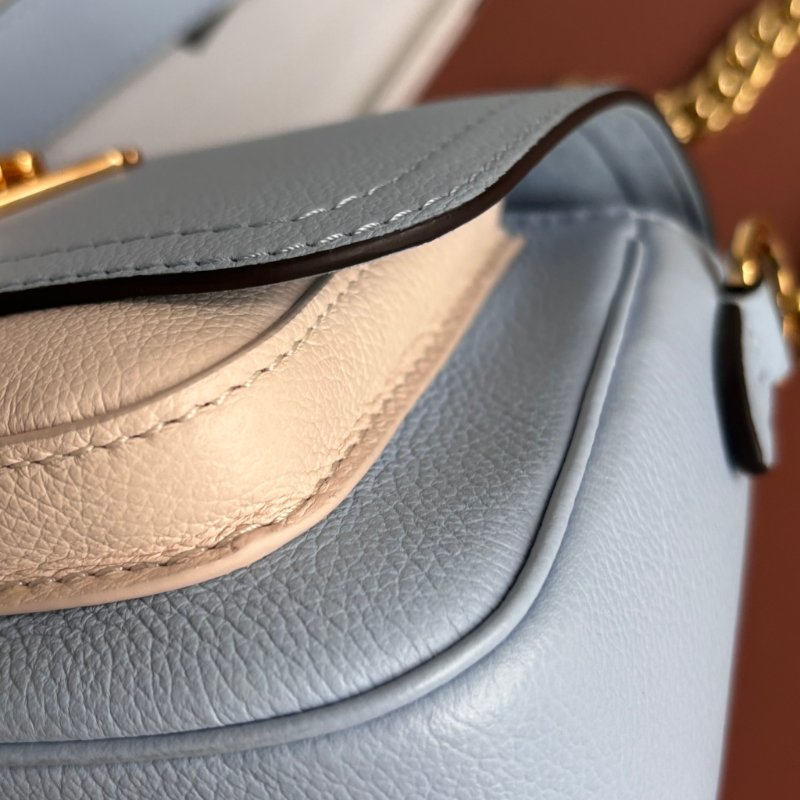 ::LOUIS VUITTON:: LV M59984 Lockme Tender寶寶藍白拼色手提斜背兩用包 掀蓋鏈帶包-14